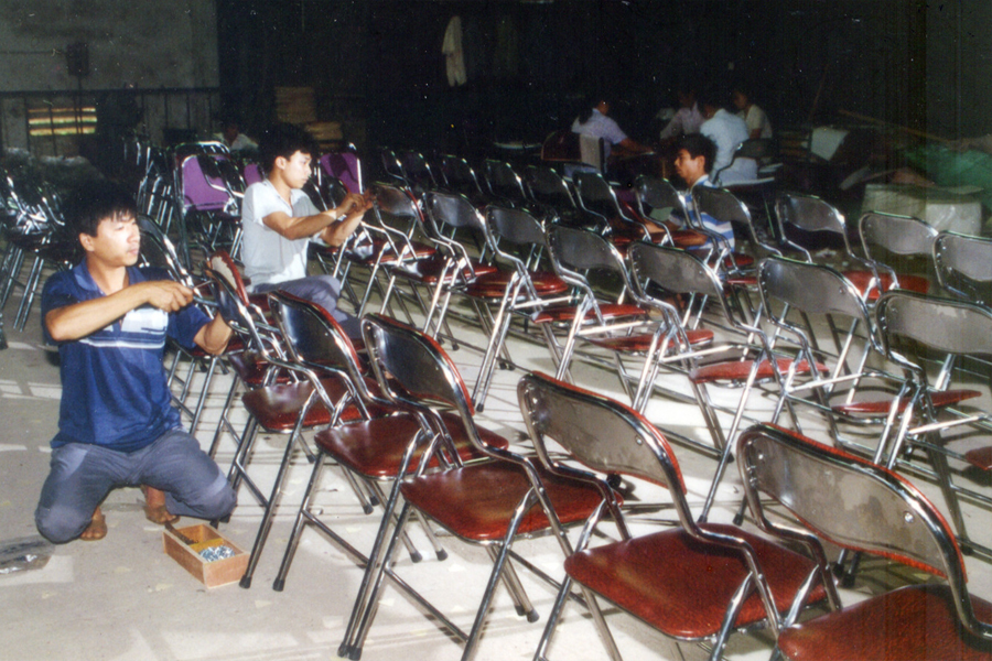 san-pham-noi-that-dau-tien-ra-doi