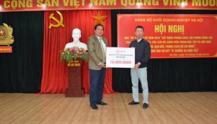 xuan-hoa-gay-quy-ung-ho-chuong-trinh-vi-truong-sa-than-yeu-2018