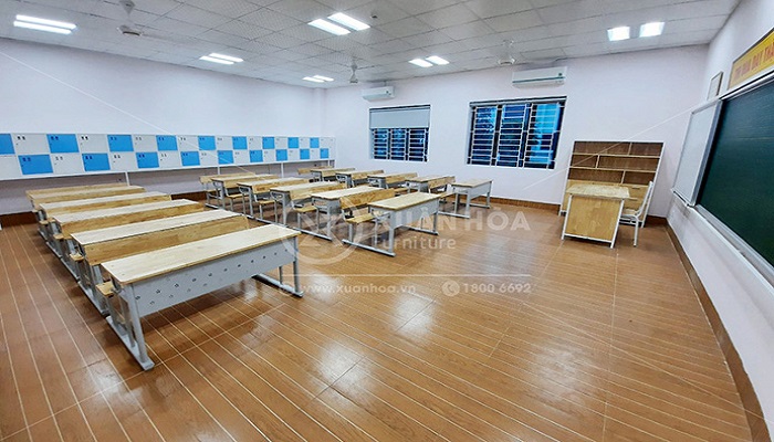 xuan-hoa-cung-cap-ban-ghe-cho-truong-quoc-te-nobel