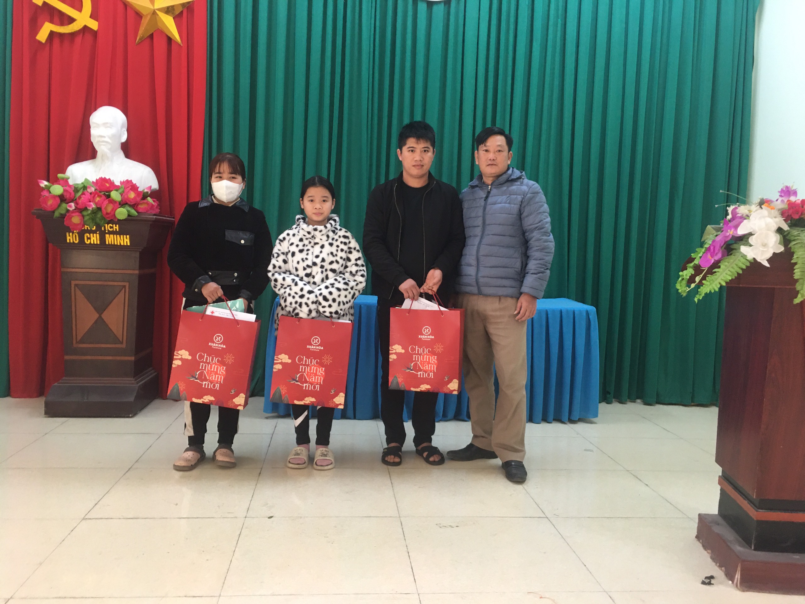 chuc-tet-cac-gia-dinh-co-hoan-canh-kho-khan-tren-dia-ban-phuong-xuan-hoa