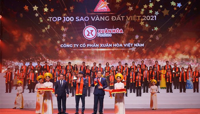 xuan-hoa-duoc-vinh-danh-top-100-sao-vang-dat-viet-2021