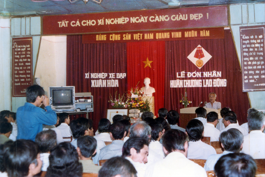 don-nhan-huan-chuong-lao-dong-hang-nhi